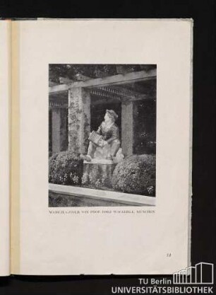 Majolika-Figur von Prof. Josef Wackerle, München