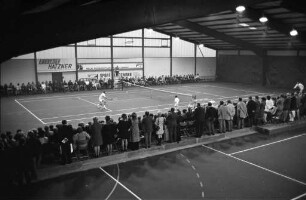 Spiele der deutschen Davis-Pokalmannschaft im Rahmen des Champions-Cup in der neuen Halle des Postsportvereins Karlsruhe