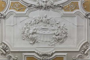 Decke der Schlosskapelle — Vier Stuckreliefs mit biblischen Szenen — Das letzte Abendmahl