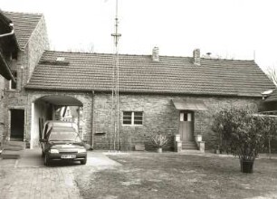 Schleife, Spremberger Straße 5. Vierseithof. 1893, um 1930. Wohnhaus mit Durchfahrt. Hofansicht