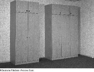 Anbauschrank (Aufsatzschrank) : Zwei Anbauschränke (1985; VEB Möbelkombinat Zeulenroda-Triebes (ZEUTRIE))