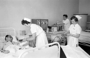 Einsatz der künstlichen Niere beim Städtischen Klinikum Karlsruhe.