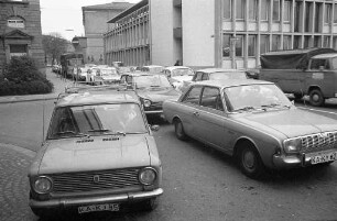 Vorweihnachtlicher Verkehrsstau im Kreuzungsbereich Zirkel/Herrenstraße