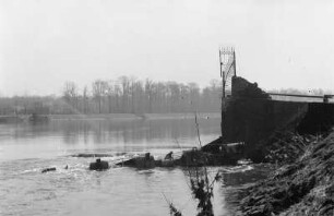 Am Wehr : Blick auf ein Wehr der Weißen Elster