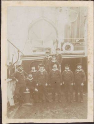 Kanonenboot S.M.S. Iltis, Matrosen an Deck.