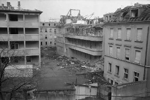 Planungen zum Bau eines Wohn- und Geschäftshauses an Stelle des Alten Vincentiuskrankenhauses in der Karlstraße 49 durch den neuen Grundstückseigentümer Dr. Bodo Thyssen