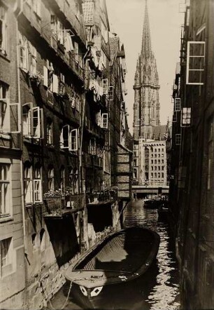 Nikolaifleet und Nikolaikirche in Hamburg