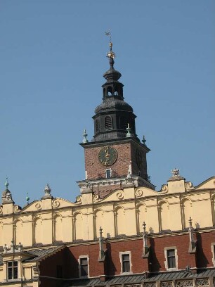 Rathausturm und Tuchhallen am Hauptmarkt