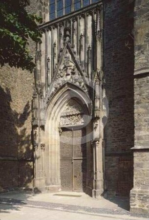 Westportal der katholischen Pfarrkirche Striegau
