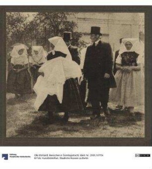 Menschen in Sonntagstracht