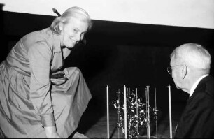20. Tagung 1970 Chemiker; Maikäferrede: Dorothy Hodgkin, Harold C. Urey tritt herzu
