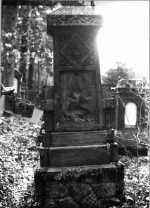 Grabstein 150 (neu: 796)
