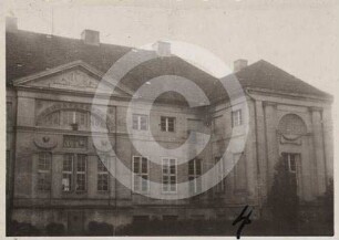 Gartenfassade von Schloss Kunzendorf
