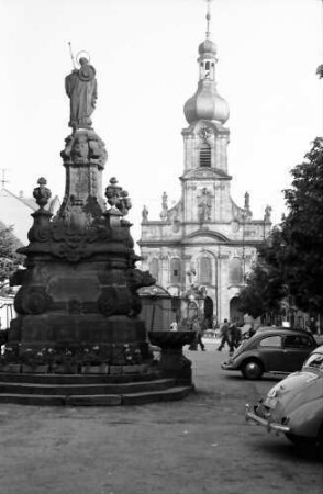 Rastatt: Alexiusbrunnen und Pfarrkirche