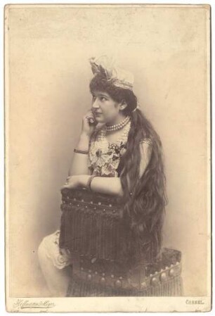 Portrait der Schauspielerin Klara Ziegler