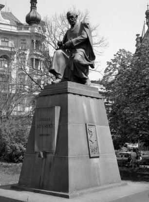 Denkmal für den Schriftsteller Alois Jirásek (1851-1930)