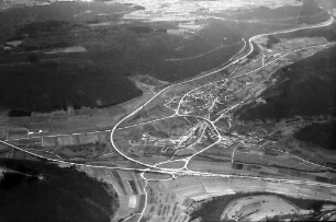 Schwäbische Alb: Autobahnknoten am Albaufstieg Wiesensteig, A 8