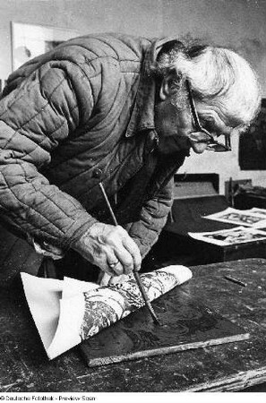 Der Maler Hans Jüchser in seinem Atelier in Dresden-Wachwitz