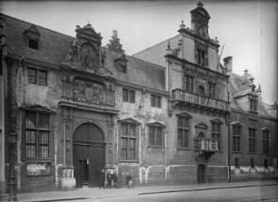 Justizpalast & Ehemaliger Palast Margarethes von Österreich & Hof van Savoyen