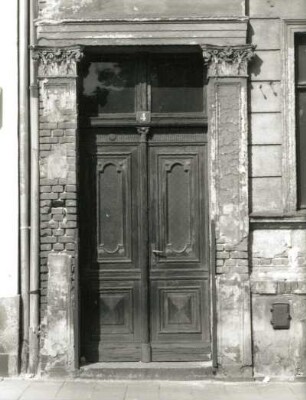Görlitz, Wilhelmsplatz 4. Wohnhaus (um 1870). Portal