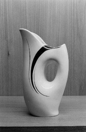 Präsentation von Porzellan, Vase