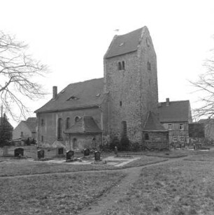 Bernbruch (Grimma-Bernbruch). Pfarrkirche (Baubeginn um 1200). Ansicht von Südost