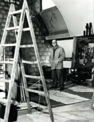 Paris, der Architekt Le Corbusier in seinem Atelier