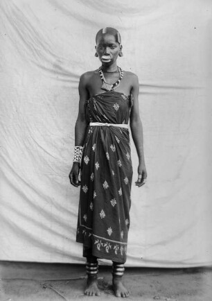 Frau der Makonde (Deutsch-Ostafrikaexpedition 1906-1907)