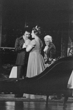 Szenenbilder aus "Tosca", Oper in drei Akten von Giacomo Puccini mit Libretto von Giuseppe Giacosa und Luigi Illica. Deutsche Staatsoper Berlin, Premiere 03.03.1976