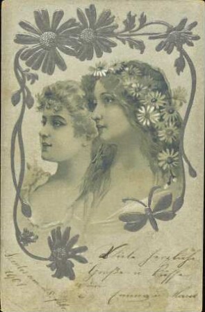 [Zwei Frauen mit Blumenkranz im Porträt]