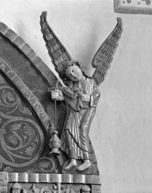 Darstellung: Passionsszenen — Engel mit Rauchfass