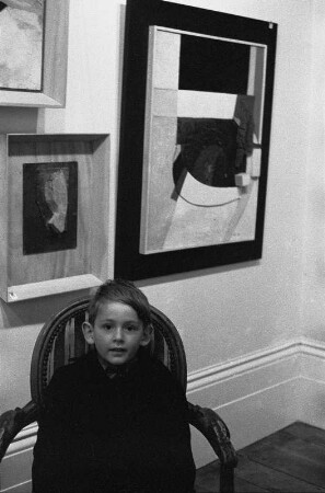 In London Lord's Gallery : In London Lord's Gallery mit einem Nachbarsjungen in der Kurt Schwitters Ausstellung