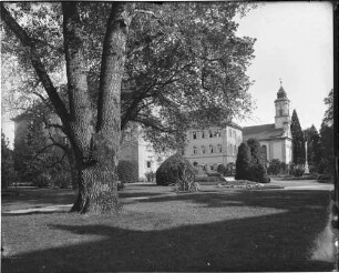 Mainau Schloss mit Schlosskirche Außenansicht von Nordwesten