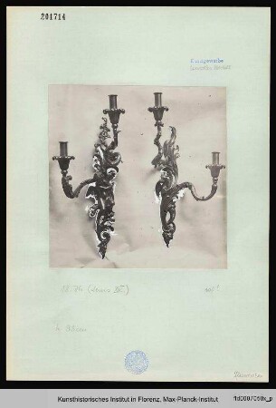 Zweiarmiges Wandleuchterpaar in floralen Formen
