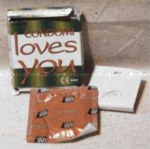 Kondom, ausgegeben von der BVG zur Love Parade