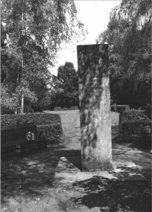Kriegerdenkmal (Index: 100109057) Besonderheit: kulturhistorisch wertvoll / hist.-wiss. Gründe (Gedenkstein); - Namen siehe Inschriften: Gedenkstein (2)