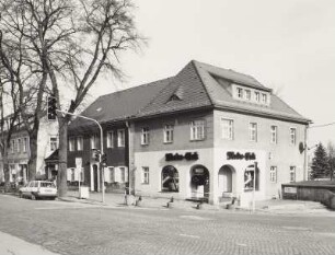Moritzburg, Schlossallee 31, Wohnhaus mit Laden, Straßenansicht