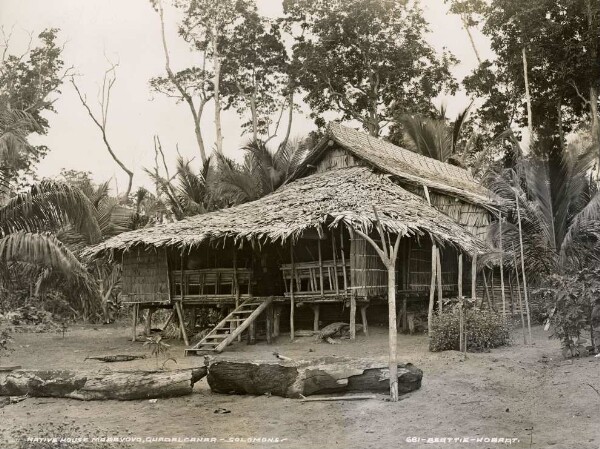 "Native house in Maravovo." (OT)