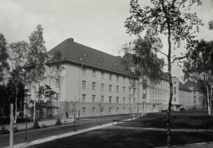 Dresden-Neustadt, Marienallee. Infanterieschule der Reichswehr. Unterkunftsgebäude von Süden