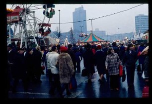 Weihnachtsmarkt 3.12.75.