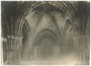 Dom, Lübeck: Vorhalle am Nordkeuzarm