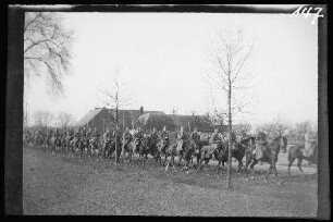 Wallonische Region (Belgien): Ritt des Ulanenregiments ("5./2. Schwere-Reiter-Regiment auf dem Marsch durch Belgien")
