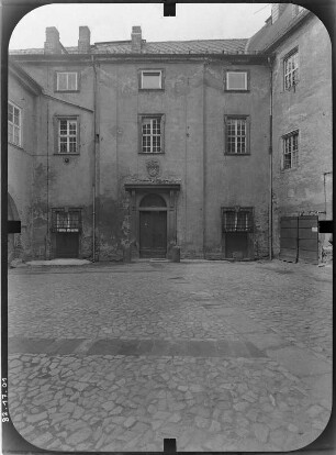 Frohburg. Schloß (Baubeginn 1544, Umbau 1. H. 18. Jh.). Teilansicht von Osten