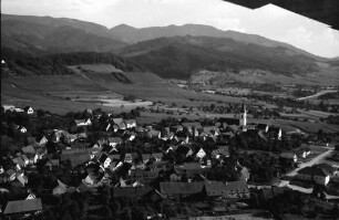 Ballrechten-Dottingen, Ballrechten: Ortsbilder, mit Kirche und Weinbergen