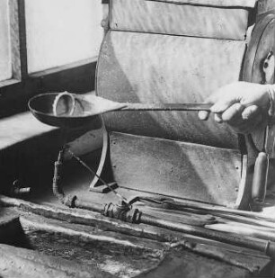 Abkochen in Kupferschale : Technikgeschichte | Edelmetallindustrie | Edelmetallindustrie | Fabrikationseinrichtung einer Gold- und Juwelenfabrik