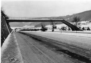Fußgängersteg in km 158,634 bei Gruibingen