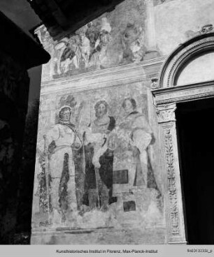 Fassadenfresken: der heilige Florian, Johannes der Täufer und Stephanus, Christophorus, Marienkrönung und Epiphanie