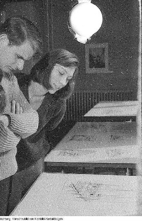 Studenten: Ernteeinsatz - Kunstausstellung