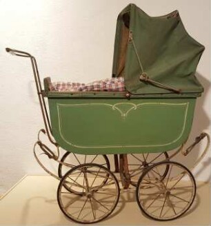 Puppenwagen