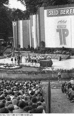 Dresden. Pionierorganisation "Ernst Thälmann". II. Pioniertreffen, Ensemble - Freilichtbühne "Junge Garde", 12.-18. August 1955